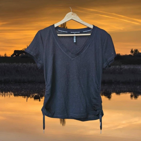 Girl's Calvin Klein T-Shrt Black Size 10/12 M (G11) - Picture 1 of 2